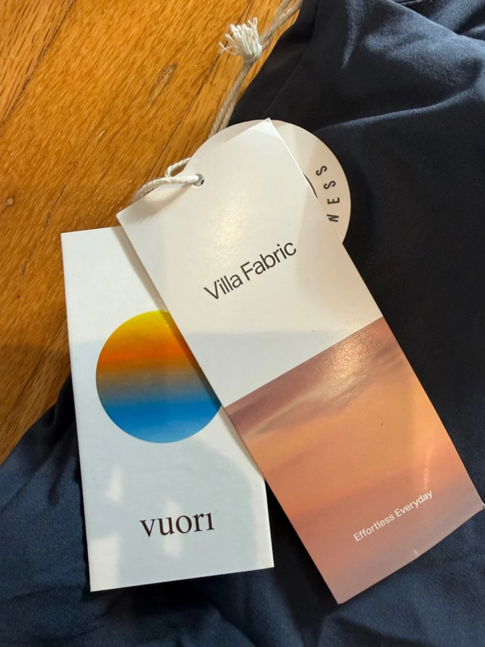 Vuori Navy V-Neck Crop Tank - Picture 2 of 6